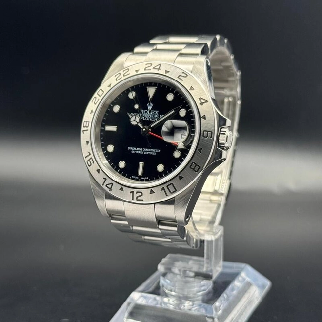 Explorer II -0475