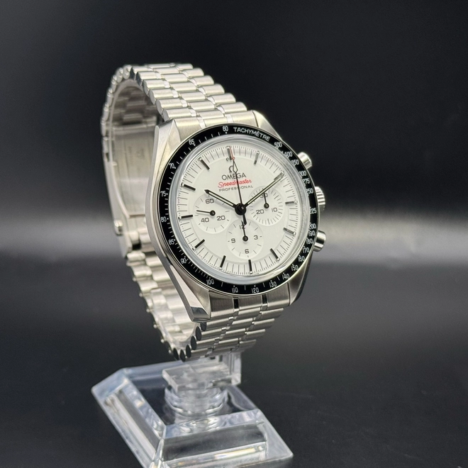 Speedmaster Moonwatch -0421