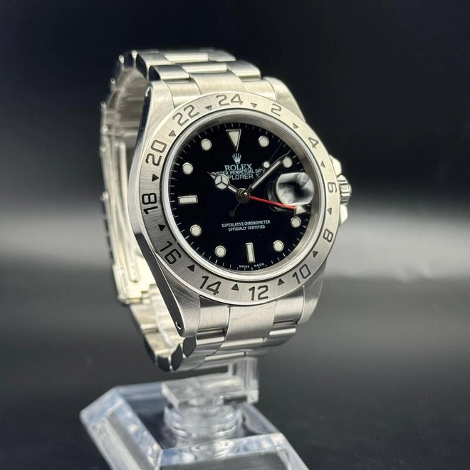 Explorer II -0475