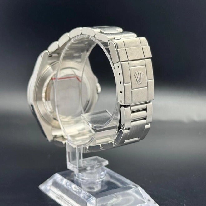 Explorer II -0475
