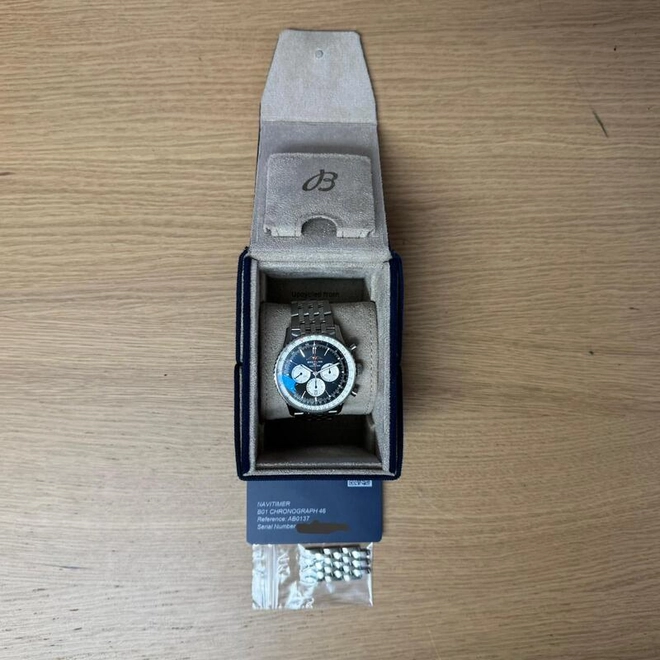 Navitimer B01 Chronograph 46 -0593 Navitimer B01 Chronograph 46 -0593