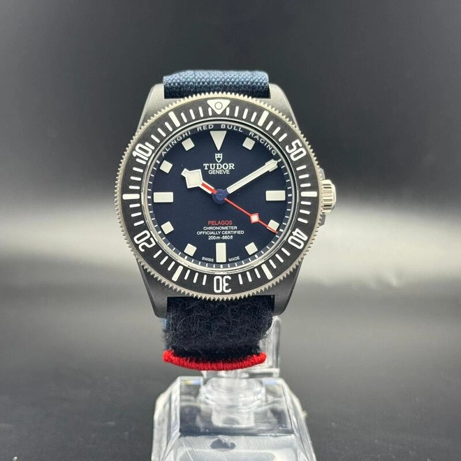 Pelagos FXD Alinghi Red Bull -0597
