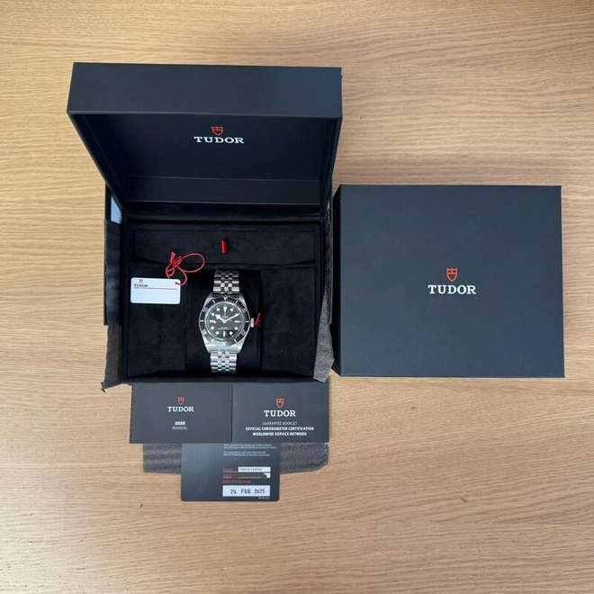 Black Bay 41 -0633 Black Bay 41 -0633