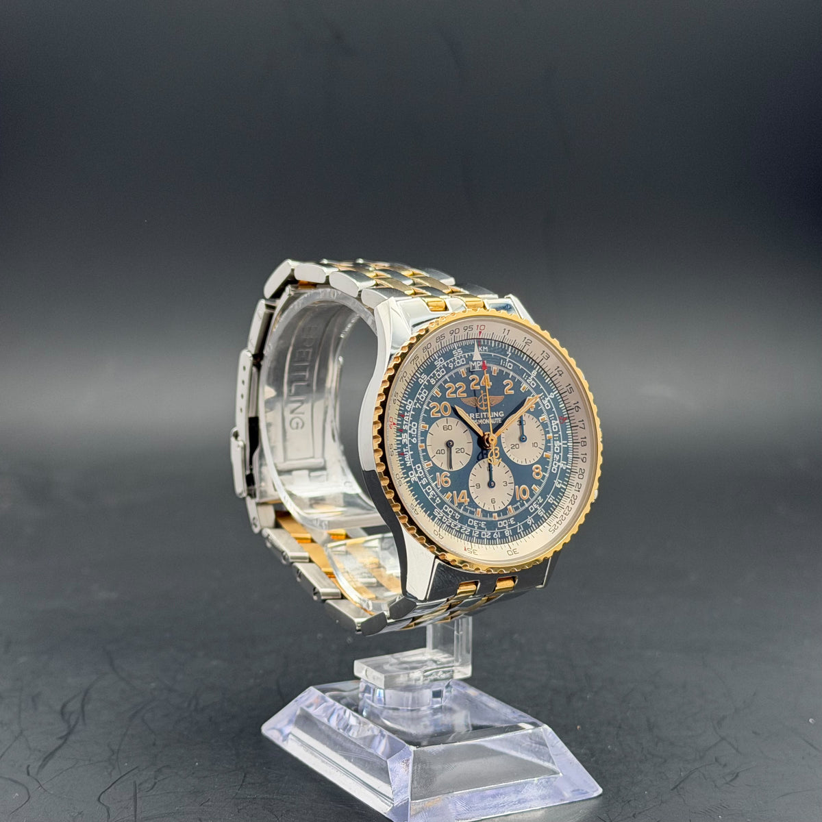 Breitling Navitimer Cosmonaute | D12022