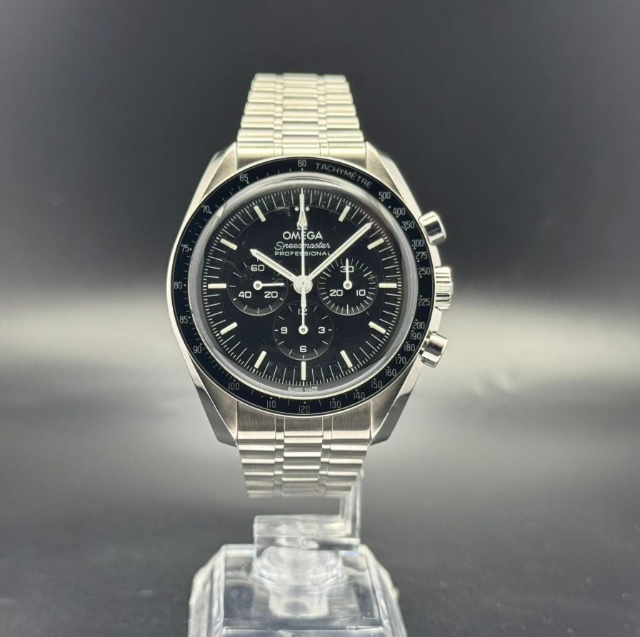 Omega Speedmaster Moonwatch
