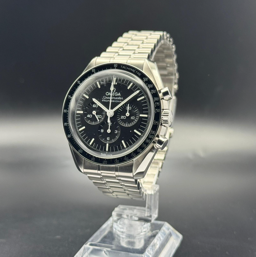 Omega Speedmaster Moonwatch