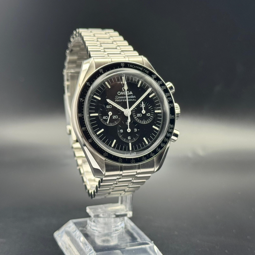 Omega Speedmaster Moonwatch