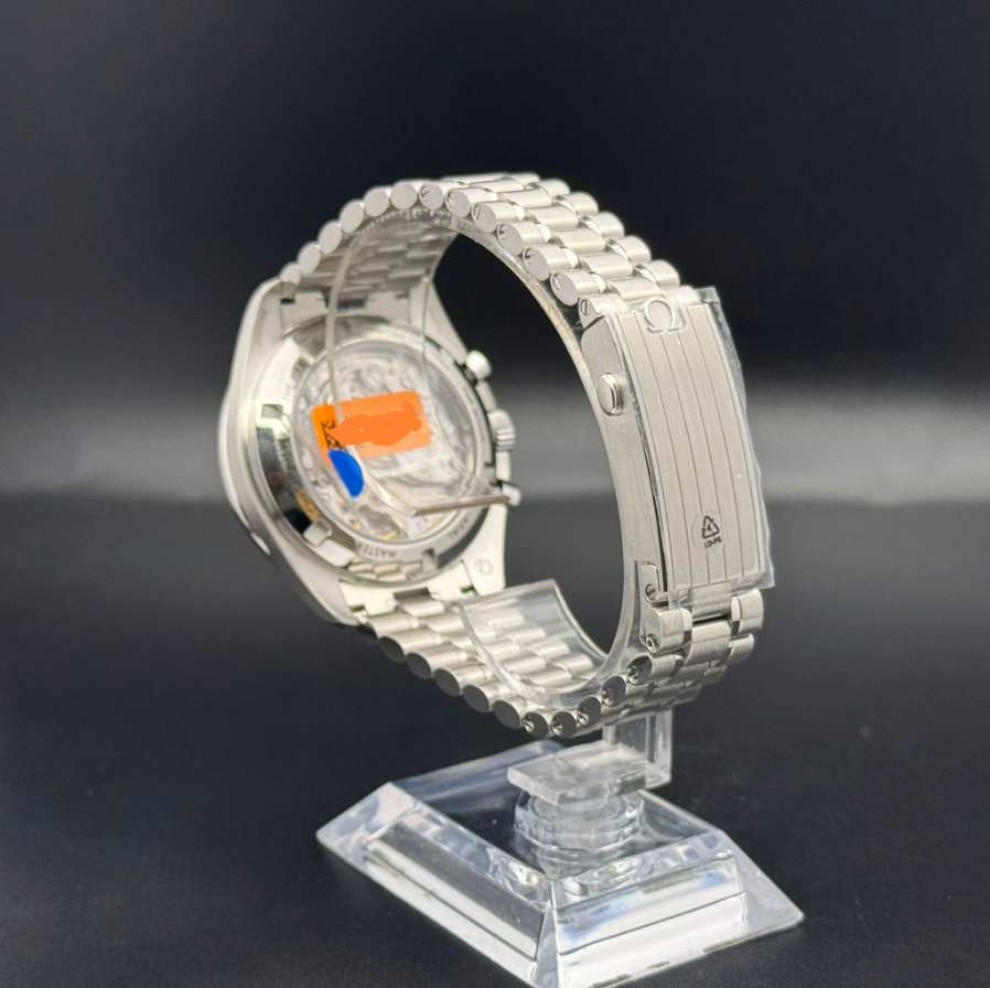 Omega Speedmaster Moonwatch