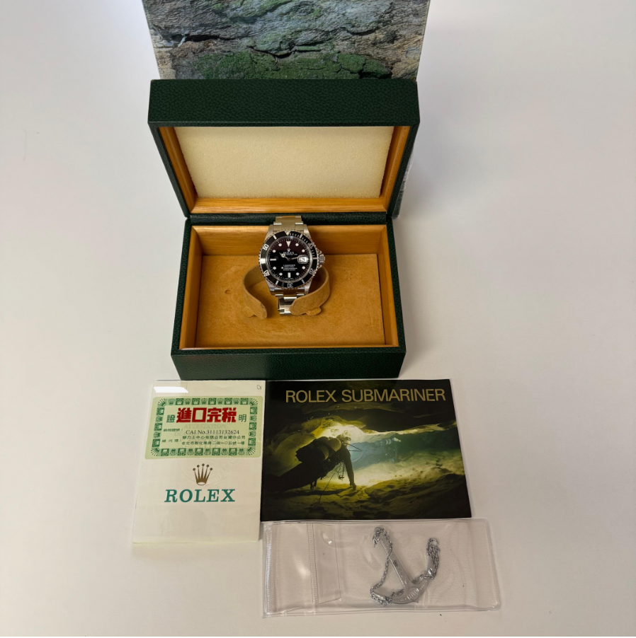 Rolex Submariner Date