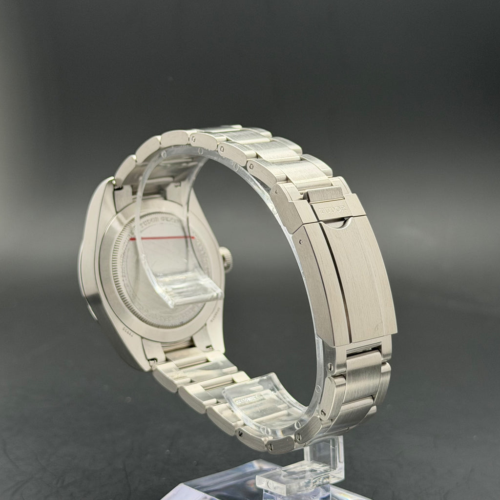 Tudor Ranger | M79950-0001 | 2024
