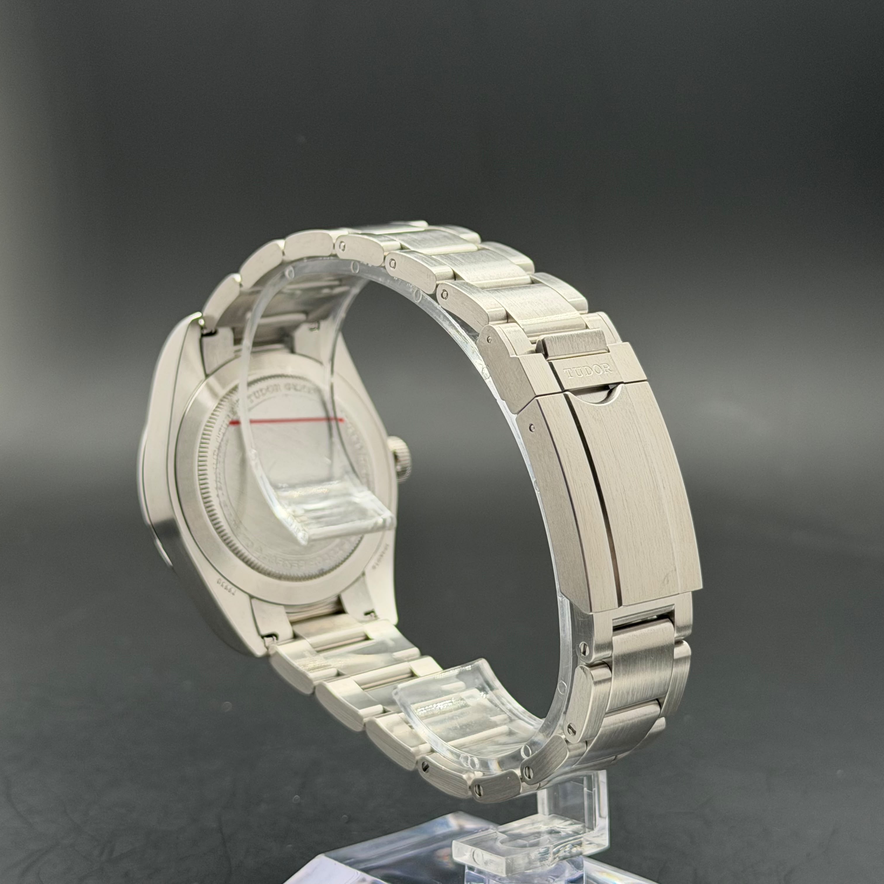 Tudor Ranger | M79950-0001 | 2024